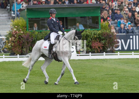 Mitsubishi Motors Badminton Horse Trials, Badminton, Oliver Townend (GBR) und Ballaghmor Klasse teil, die in der Dressur Phase des 2019 Mitsub Stockfoto