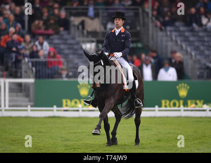 Badminton Immobilien, Badminton, Großbritannien. 3. Mai, 2019. Mitsubishi Motors Badminton Horse Trials, Tag 3; Christopher Burton (AUS), COOLEY Land während der Dressur Test an Tag 3 des 2019 Badminton Horse Trials Credit: Aktion plus Sport/Alamy leben Nachrichten Stockfoto