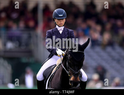 Badminton Immobilien, Badminton, Großbritannien. 3. Mai, 2019. Mitsubishi Motors Badminton Horse Trials, Tag 3; Emma Hyslop-Webb (GBR) Reiten PENNLANDS DOUGLAS während der Dressur Test an Tag 3 des 2019 Badminton Horse Trials Credit: Aktion plus Sport/Alamy leben Nachrichten Stockfoto