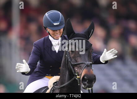 Badminton Immobilien, Badminton, Großbritannien. 3. Mai, 2019. Mitsubishi Motors Badminton Horse Trials, Tag 3; Emma Hyslop-Webb (GBR) Reiten PENNLANDS DOUGLAS vervollständigt die Dressur Test an Tag 3 des 2019 Badminton Horse Trials Credit: Aktion plus Sport/Alamy leben Nachrichten Stockfoto