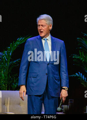 Seattle, Washington, USA. 03 Mai, 2019. Der ehemalige Präsident der Vereinigten Staaten Bill Clinton spricht mit einem ausverkauft Menge bei WaMU Theater am 03.Mai 2019 in Seattle, Washington. Foto Xander Deccio/imageSPACE/MediaPunch Credit: MediaPunch Inc/Alamy leben Nachrichten Stockfoto