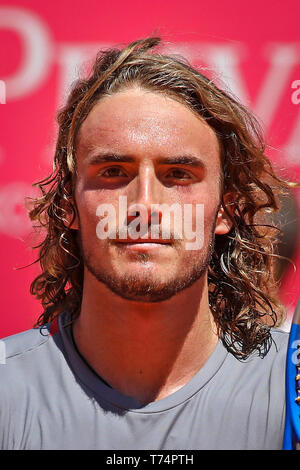 Estoril, Portugal. 03 Mai, 2019. Stefanos Tsitsipas aus Griechenland spielt gegen João Domingues aus Portugal während des Tages 7 von Millennium Estoril Open 2019. Credit: SOPA Images Limited/Alamy leben Nachrichten Stockfoto