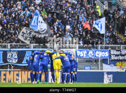 Karlsruhe, Deutschland. 04 Mai, 2019. Player Kreis KSC. GES/Fußball/3. Liga: Karlsruher SC - SG Sonnenhof Grossaspach, 4. Mai 1919 - Fußball 3. Division: Karlsruher SC vs SG Sonnenhof Grossaspach, Karlsruhe, Mai 04, 2019 - | Verwendung der weltweiten Kredit: dpa/Alamy leben Nachrichten Stockfoto