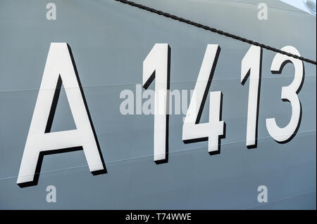 Wilhelmshaven, Deutschland. 04 Mai, 2019. Die Kennung "A 1413", an der Einsatzgruppenversorger "Bonn" erfasst. Die naval Schiff hatte an einer NATO-Mission in die Ägäis beteiligt und unterstützt die Küstenwache der Türkei und Griechenland gibt. Credit: mohssen Assanimoghaddam/dpa/Alamy leben Nachrichten Stockfoto