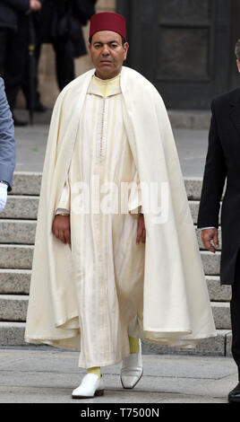 Luxemburg, Luxemburg. 04 Mai, 2019. Moulay Rachid Prinz von Marokko verlässt die Kirche nach dem Staatsbegräbnis des luxemburgischen Alte Großherzog Jean. Der ehemalige Staatschef des Großherzogtums (1964 bis 2000) im Alter von 98 Jahren gestorben. Zahlreiche Vertreter der europäischen Königshäuser waren bei der Trauerfeier. Credit: Harald Tittel/dpa/Alamy leben Nachrichten Stockfoto