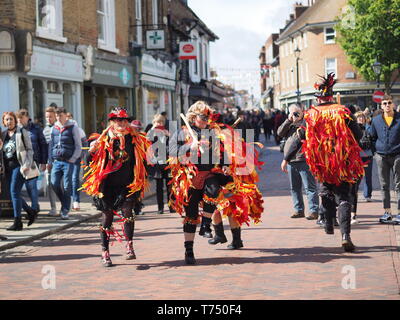 Rochester, Kent, Großbritannien. 04 Mai, 2019. Bilder vom ersten Tag des 2019 Jährliche sweeps Festival in Rochester, Kent in der Feier der traditionellen Urlaub für Schornsteinfeger. Credit: James Bell/Alamy leben Nachrichten Stockfoto