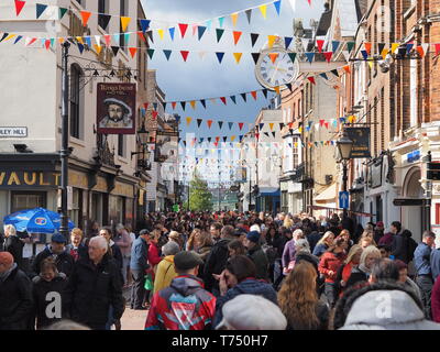 Rochester, Kent, Großbritannien. 04 Mai, 2019. Bilder vom ersten Tag des 2019 Jährliche sweeps Festival in Rochester, Kent in der Feier der traditionellen Urlaub für Schornsteinfeger. Credit: James Bell/Alamy leben Nachrichten Stockfoto