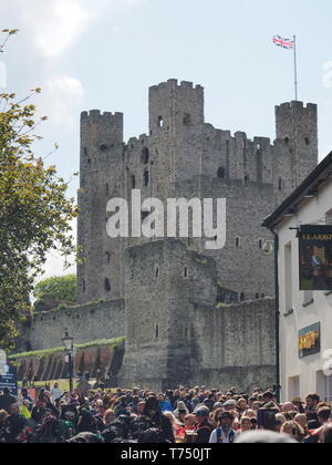 Rochester, Kent, Großbritannien. 04 Mai, 2019. Bilder vom ersten Tag des 2019 Jährliche sweeps Festival in Rochester, Kent in der Feier der traditionellen Urlaub für Schornsteinfeger. Credit: James Bell/Alamy leben Nachrichten Stockfoto