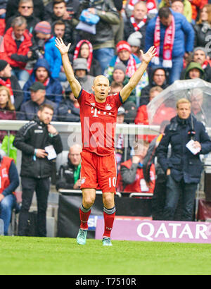 München, Deutschland. 04 Mai, 2019. Arjen ROBBEN, FCB 10 FC BAYERN MÜNCHEN - Hannover 96-DFL-Bestimmungen verbieten die Verwendung von Fotografien als BILDSEQUENZEN und/oder quasi-VIDEO - 1. Deutsche Fussball Liga, München, Mai 04, 2019 Saison 2018/2019, Spieltag 32, FCB, Hannover, Kredit: Peter Schatz/Alamy leben Nachrichten Stockfoto