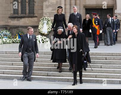 Luxemburg, Luxemburg. 04 Mai, 2019. König Albert II. und Königin Paola von Belgien Prinz Guillaume de Prinzessin Mathilde von Luxemburg Prinz Jean von Luxemburg und Diane de Guerre, Prinz Guillaume, Grand Duke erblich und Prinzessin Stephanie, erbliche Großherzogin von Luxemburg Prinz Félix und Prinzessin Claire von Luxemburg an der Cathédrale Notre-Dame in Luxemburg auf Mai 04, 2019, nach der Trauerfeier von Seiner Königlichen Hoheit, Großherzog Jean von Luxemburg (5. Januar 1921 bis 23. April 2019) Credit: Albert Ph-van der Werf/Niederlande/Point de Vue |/dpa/Alamy leben Nachrichten Stockfoto