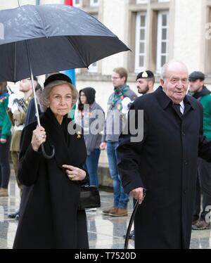 Luxemburg, Luxemburg. 04 Mai, 2019. König Juan Carlos und Königin Sofia von Spanien kommen an der Cathédrale Notre-Dame in Luxemburg, Mai 04, 2019, die Beerdigung von Seiner Königlichen Hoheit, Großherzog Jean von Luxemburg (5. Januar 1921 bis 23. April 2019) Credit: Albert Ph-van der Werf/Niederlande/Point de Vue |/dpa/Alamy Leben Nachrichten zu besuchen Stockfoto