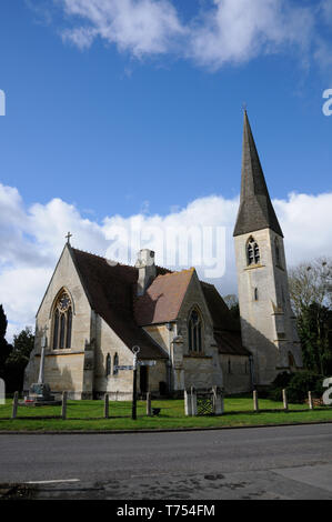 St James die Große Kirche, Waresley, Cambridgeshire, wurde 1857 gebaut und entworfen von dem Architekten William Butterfield, deren Werke enthalten Keble Col Stockfoto