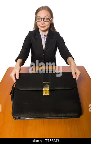 Mitarbeiterin am langen Tisch sitzen isoliert auf weißem Stockfoto