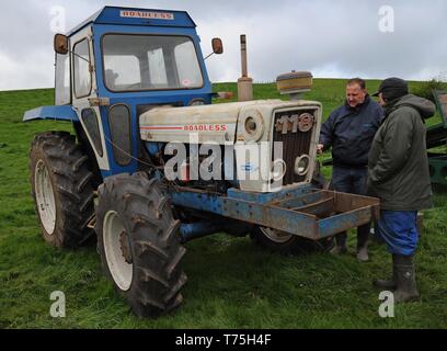 Bauernhof Verkauf von Oldtimer Landmaschinen und Effekte am oberen Venn Farm, Herefordshire 27/4/19. Stockfoto