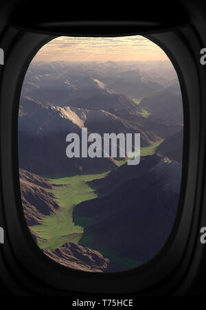 Fenster mit Blick auf fremden Landschaft. Stockfoto