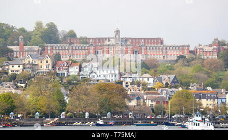 Das Royal Naval College, Dartmouth, gesehen über den Fluss Dart aus dem kingswear Seite, Dartmouth, Devon, Großbritannien Stockfoto