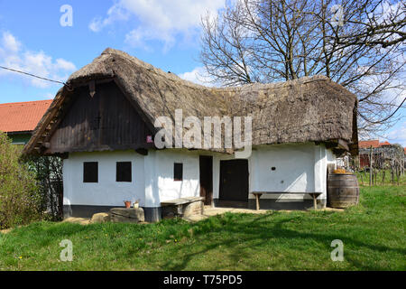 Altes Haus, Ort Filovci brennen Filóc, Slowenien, régi Ház Stockfoto