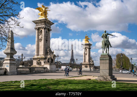 Seine Brücke Pont Alexandre III und der Eiffelturm in Paris, Frankreich | seine Brücke Pont Alexandre III, Eiffelturm, Paris, Frankreich Stockfoto