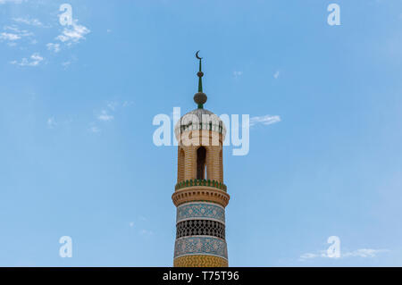 Detail von einem Minarett der Id kah-Moschee in der Stadt Kashgar, Xinjiang, China. Stockfoto