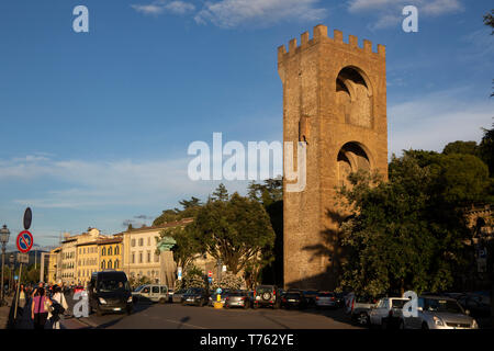 Eine restliche Turm der sechsten Verteidigung Wand in den Jahren 1590-1595 in Florenz, Toskana, Italien abgeschlossen. Stockfoto