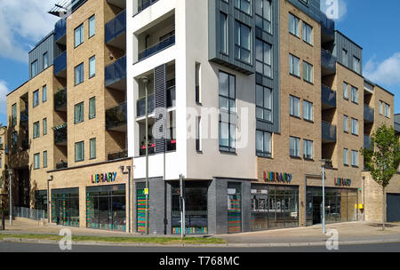 Neue Bibliothek, Horley, Surrey Stockfoto