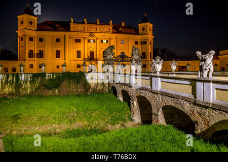 Milotice State Chateau ist ein einzigartig erhaltenen Komplex von barocken Gebäuden und Garten Architektur, Mähren, Tschechien Stockfoto