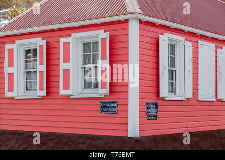 Buntes Haus in Gustavia, St. Barts Stockfoto