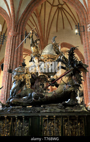 St. George und der Drache Skulptur, Sankt Nikolai kyrka Kathedrale, Gamla Stan, Stockholm, Schweden, Europa Stockfoto