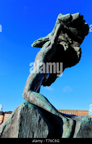 Der Mann und die Eagle Skulptur, Ostsee, Gamla Stan, Stockholm, Schweden, Europa Stockfoto