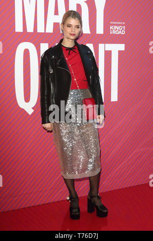 Mary Quant Ausstellung privaten Blick auf das Victoria und das Albert Museum, Cromwell Road, London Mit: Pixie Geldof Wo: London, Vereinigtes Königreich, wenn: 03 Apr 2019 Credit: WENN.com Stockfoto