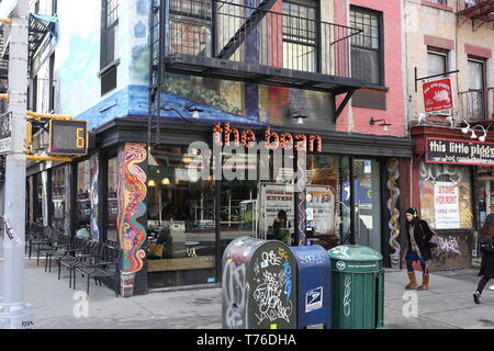 Die Bohne Cafe und Restaurant Fassade in Manhattan, NY Stockfoto