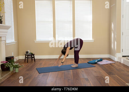Yoga Uttanasana Stockfoto