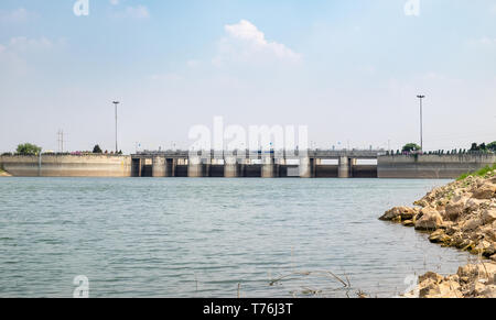 Landschaft Staudamm von Pa Sak Jolasid Dam, Lopburi, Thailand Stockfoto