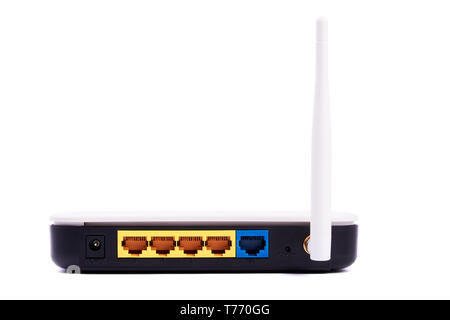 Detaillierte Ansicht von ADSL- oder WLAN-Modem oder Access Point. Anschluss an LAN-net und Antenne. Auf weissem Hintergrund. Stockfoto
