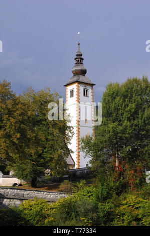 St. Johannes der Täufer Kirche, Cerkev sv. Janeza Krstnika, Ribčev Laz, Gemeinde Bohinj, Slowenien, Keresztelő Szent János-templom Stockfoto