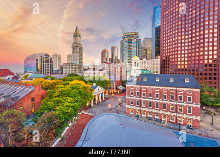 Boston, Massachusetts, USA downtown Märkte und das Stadtbild in der Dämmerung. Stockfoto