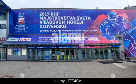 KOSICE, SLOWAKEI - 29 April 2019: Haupteingang aus Stahl Arena - Eishockey Stadion, in dem Internationalen IIHF Eishockey WM 2019 wird b Stockfoto