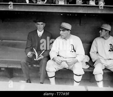 Connie Mack, Manager und Ira Thomas, Philadelphia Athletics, 1914. Stockfoto