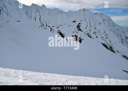 Verschneite Gelände auf Mount Hood, ein Vulkan in den Cascade Mountains in Oregon Stockfoto