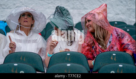 Louisville, KY, USA. 4. Mai, 2019. Mai 4, 2019: Szenen aus Kentucky Derby Tag an Churchill Downs am 4. Mai 2019 in Louisville, Kentucky. /Scott Serio/Eclipse Sportswire/CSM/Alamy leben Nachrichten Stockfoto