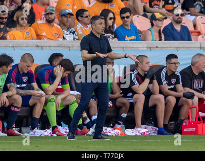 Texas, USA. 04 Mai, 2019. Mai 04, 2019 FC Dallas Head Coach Lurchi Gonzalez bei einem Match zwischen FC Dallas und Houston Dynamo bei BBVA Compass Stadion in Houston, Texas. Die endgültige Houston Dynamo schlägt den FC Dallas 2-1 Maria Lysaker/CSM Credit: Cal Sport Media/Alamy leben Nachrichten Stockfoto