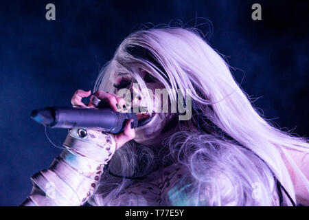 Miami Beach, FL, USA. 3. Mai, 2019. September Trauer führt im Fillmore Miami Beach in Miami Beach, FL Mai 3, 2018. Quelle: MPI 140/Media Punch/Alamy leben Nachrichten Stockfoto