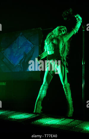 Miami Beach, FL, USA. 3. Mai, 2019. September Trauer führt im Fillmore Miami Beach in Miami Beach, FL Mai 3, 2018. Quelle: MPI 140/Media Punch/Alamy leben Nachrichten Stockfoto