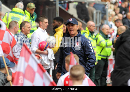 Rotherham, Großbritannien. 5 Mai, 2019. Tony Pulis die Middlesbrough Manager vor dem Sky Bet Championship Match zwischen Rotherham United und Middlesbrough im New York Stadium, Rotherham am Sonntag, den 5. Mai 2019. Nur die redaktionelle Nutzung, eine Lizenz für die gewerbliche Nutzung erforderlich. Keine Verwendung in Wetten, Spiele oder einer einzelnen Verein/Liga/player Publikationen. Foto darf nur für Zeitung und/oder Zeitschrift redaktionelle Zwecke verwendet werden. Credit: MI Nachrichten & Sport/Alamy leben Nachrichten Stockfoto