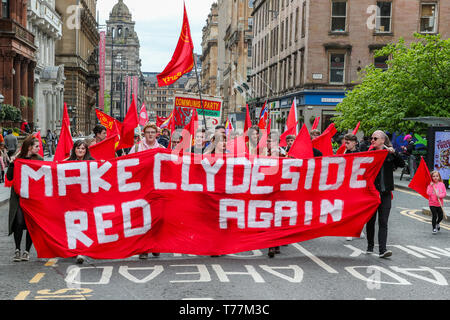 Glasgow, UK. 05 Mai, 2019. Vertreter und Beamten von zahlreichen Gewerkschaften und politischen Parteien nahmen an der traditionellen Tag der Parade durch das Stadtzentrum von Glasgow. Die Parade wurde durch eine Pipe Band und Brass Band led vor dem Abschluss auf dem George Square. Credit: Findlay/Alamy leben Nachrichten Stockfoto