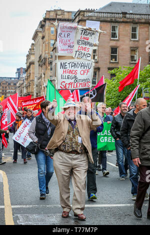 Glasgow, UK. 05 Mai, 2019. Vertreter und Beamten von zahlreichen Gewerkschaften und politischen Parteien nahmen an der traditionellen Tag der Parade durch das Stadtzentrum von Glasgow. Die Parade wurde durch eine Pipe Band und Brass Band led vor dem Abschluss auf dem George Square. Credit: Findlay/Alamy leben Nachrichten Stockfoto