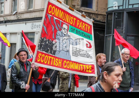 Glasgow, UK. 05 Mai, 2019. Vertreter und Beamten von zahlreichen Gewerkschaften und politischen Parteien nahmen an der traditionellen Tag der Parade durch das Stadtzentrum von Glasgow. Die Parade wurde durch eine Pipe Band und Brass Band led vor dem Abschluss auf dem George Square. Credit: Findlay/Alamy leben Nachrichten Stockfoto