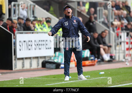 Rotherham, Großbritannien. 5 Mai, 2019. Tony Pulis die Middlesbrough Manager während der Sky Bet Championship Match zwischen Rotherham United und Middlesbrough im New York Stadium, Rotherham am Sonntag, den 5. Mai 2019. (Credit: Mark Fletcher | MI Nachrichten) nur die redaktionelle Nutzung, eine Lizenz für die gewerbliche Nutzung erforderlich. Keine Verwendung in Wetten, Spiele oder einer einzelnen Verein/Liga/player Publikationen. Foto darf nur für Zeitung und/oder Zeitschrift redaktionelle Zwecke verwendet werden. Credit: MI Nachrichten & Sport/Alamy leben Nachrichten Stockfoto