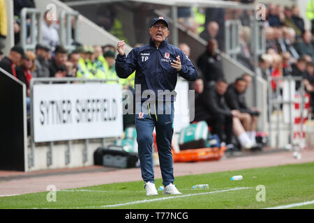 Rotherham, Großbritannien. 5 Mai, 2019. Tony Pulis die Middlesbrough Manager während der Sky Bet Championship Match zwischen Rotherham United und Middlesbrough im New York Stadium, Rotherham am Sonntag, den 5. Mai 2019. (Credit: Mark Fletcher | MI Nachrichten) nur die redaktionelle Nutzung, eine Lizenz für die gewerbliche Nutzung erforderlich. Keine Verwendung in Wetten, Spiele oder einer einzelnen Verein/Liga/player Publikationen. Foto darf nur für Zeitung und/oder Zeitschrift redaktionelle Zwecke verwendet werden. Credit: MI Nachrichten & Sport/Alamy leben Nachrichten Stockfoto