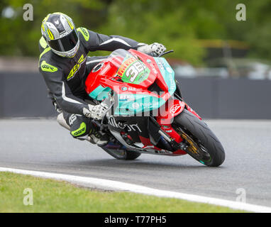 Oulton Park, Little Budworth, UK. 5 Mai, 2019. Bennetts British Superbike Championship, Runde 2, Tag 2; James White lesen Team Afterdark in der Superstock 1000 Qualifying Quelle: Aktion plus Sport/Alamy leben Nachrichten Stockfoto